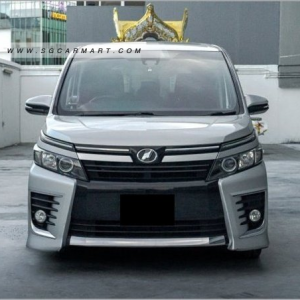 Toyota Voxy 2.0A ZS